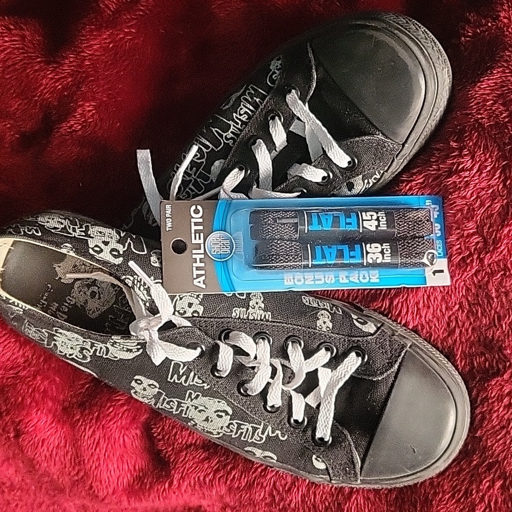 Misfits canvas shoes